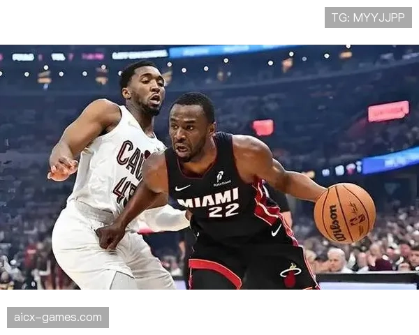 泰勒·希罗突破制造空位投篮 提升球队关键时刻得分效率