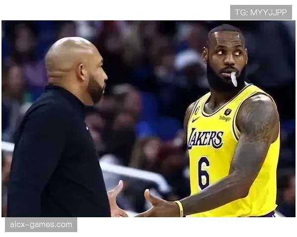 看到勒布朗·詹姆斯家里的鞋柜，我默默把自己的十年攒钱计划删了