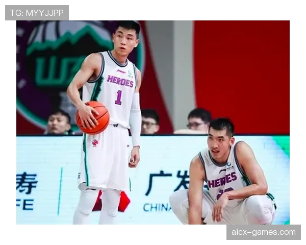 赵继伟昨晚又加练？听说普通人一周工资都拿不出他一瓶水的钱！